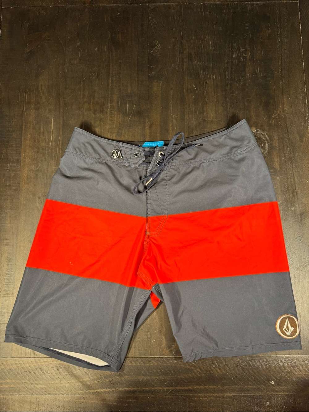 Vintage Volcom Men’s Gray & Red Swim Trunks Size 31